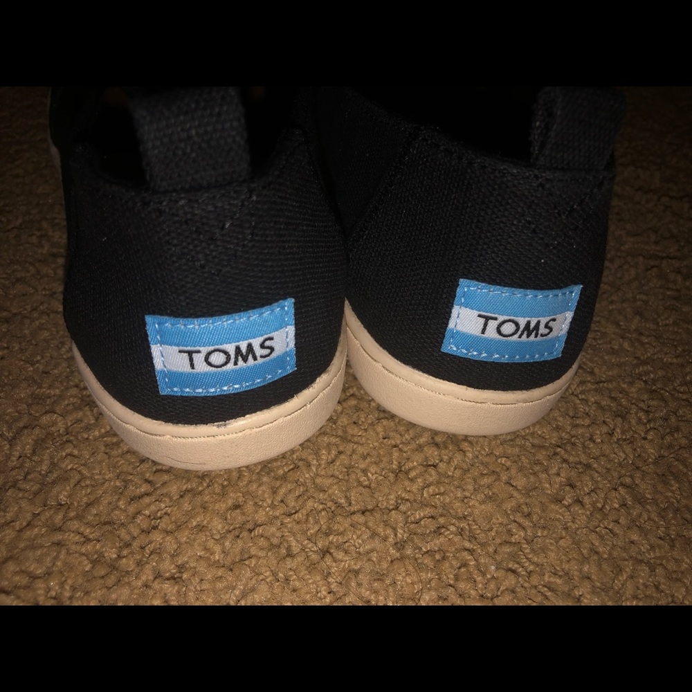 Toms